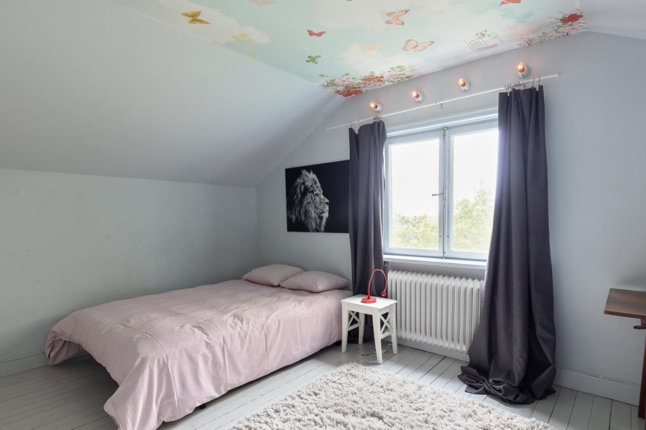 Fantastic 4 Bedroom Home In Bromma With Everything Estocolmo Exterior foto
