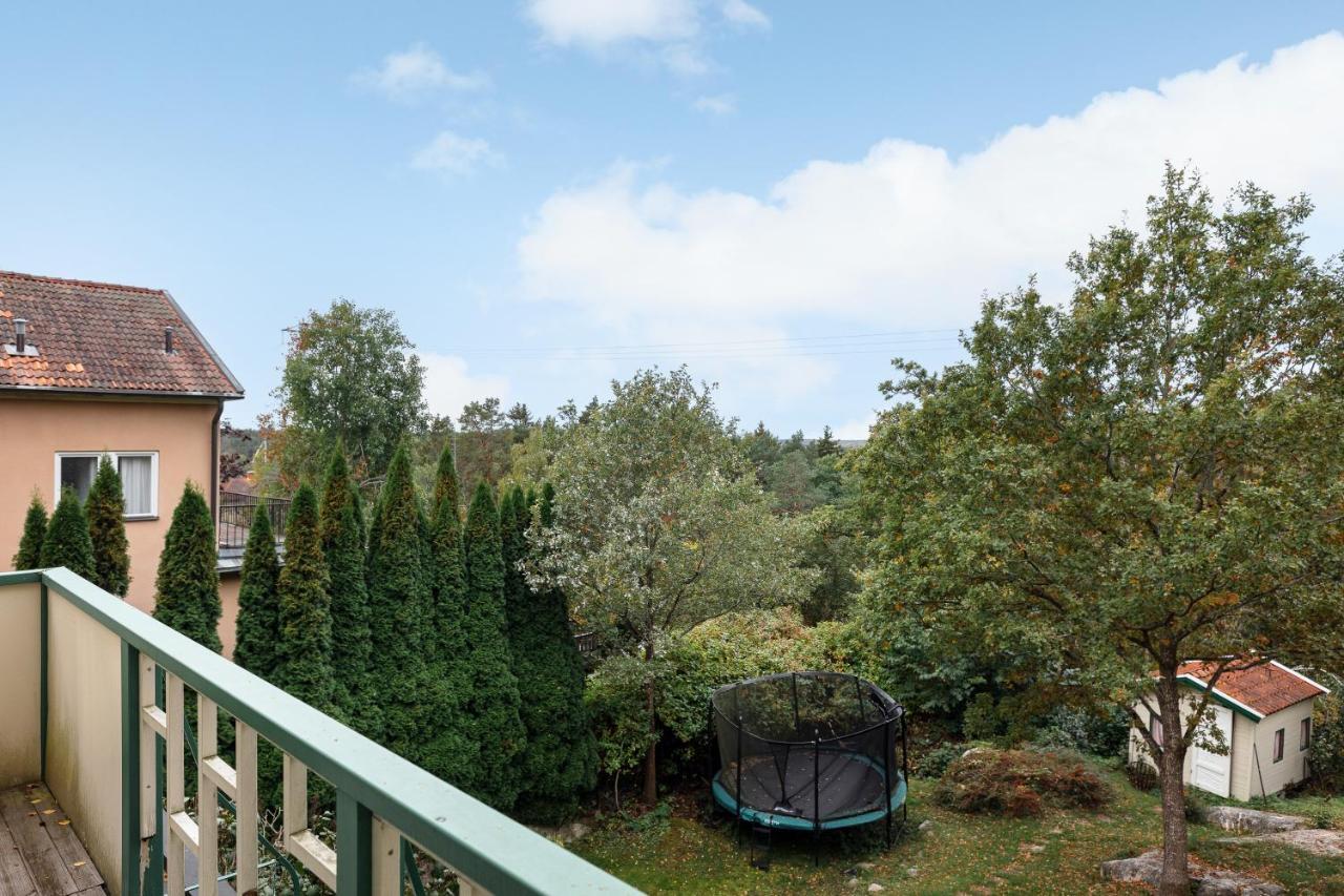 Fantastic 4 Bedroom Home In Bromma With Everything Estocolmo Exterior foto