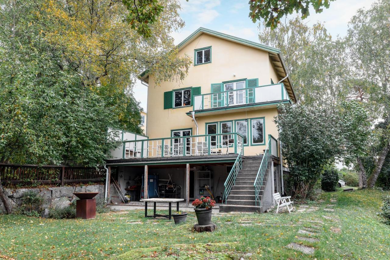 Fantastic 4 Bedroom Home In Bromma With Everything Estocolmo Exterior foto